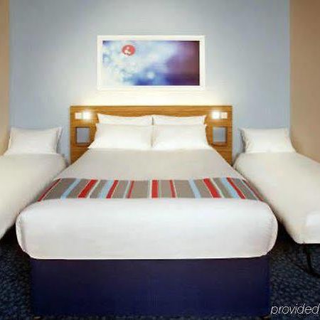 Travelodge Edinburgh Central Waterloo Place מראה חיצוני תמונה