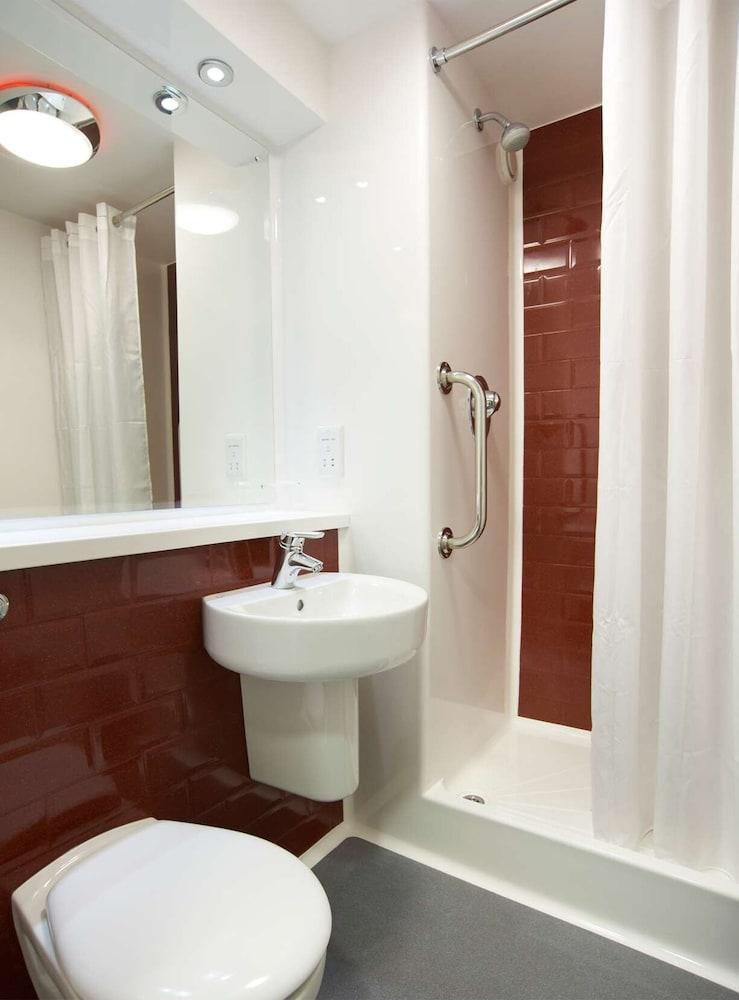 Travelodge Edinburgh Central Waterloo Place מראה חיצוני תמונה