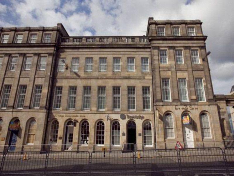 Travelodge Edinburgh Central Waterloo Place מראה חיצוני תמונה