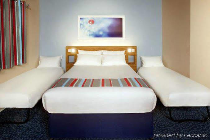 Travelodge Edinburgh Central Waterloo Place מראה חיצוני תמונה