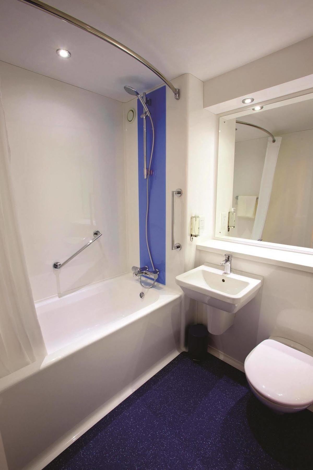 Travelodge Edinburgh Central Waterloo Place מראה חיצוני תמונה